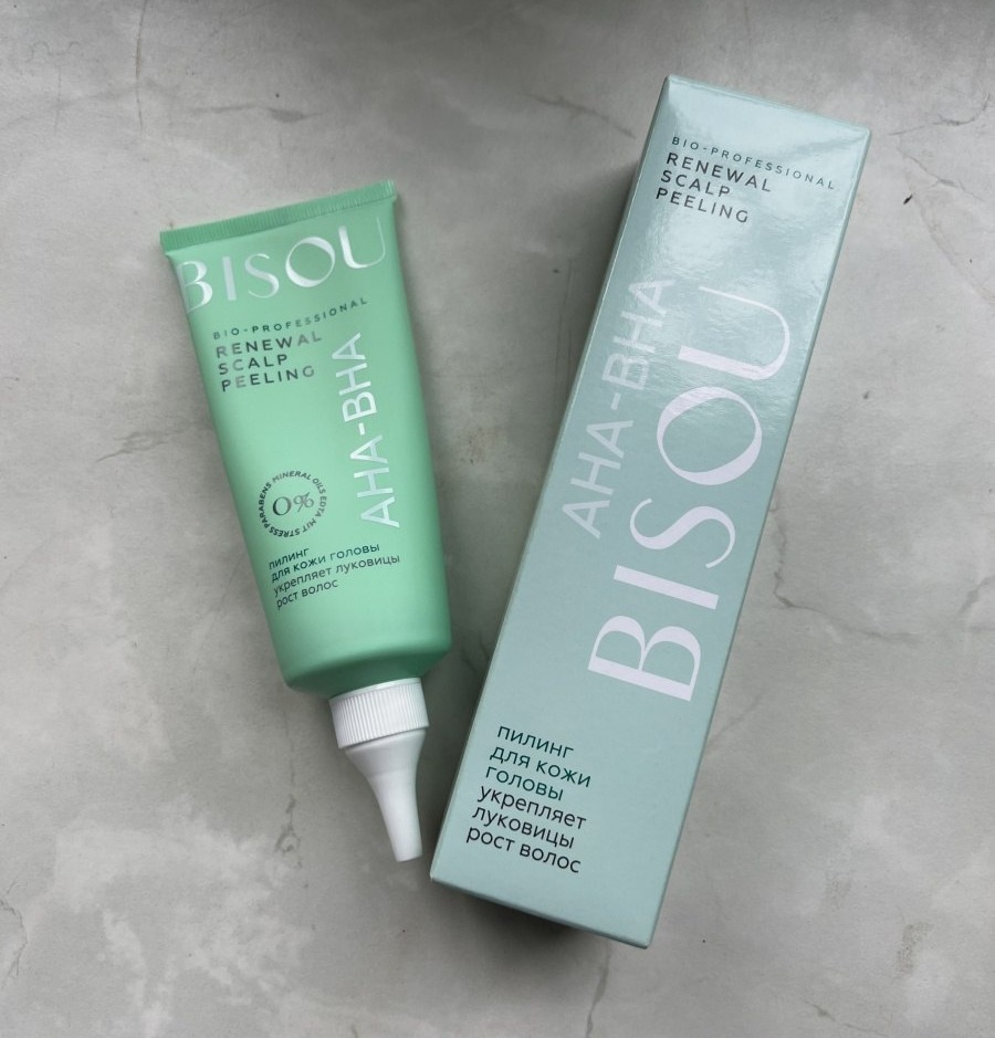 Bisou Renewal Scalp Peeling AHA BHA — зелёный тюбик и коробка кислотного пилинга для кожи головы