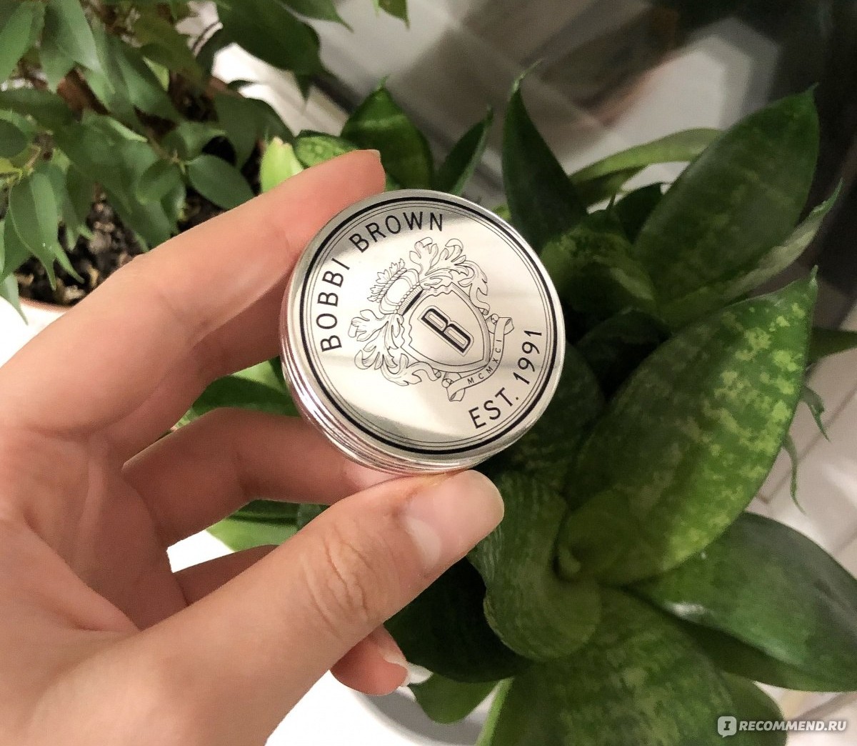 Bobbi Brown Lip Balm SPF15 — открытый серебристый компакт бальзама для губ