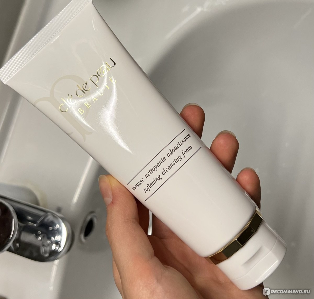 Clé de Peau Beauté Softening Cleansing Foam