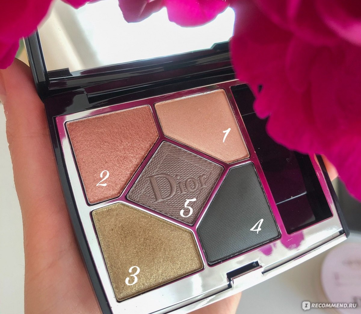 Dior 5 Couleurs Couture 559 Poncho — открытая палетка с тёплыми золотисто-коричневыми оттенками
