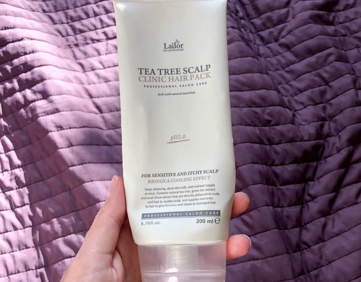 La'dor Tea Tree Scalp Clinic Hair Pack — белый тюбик маски-пилинга для кожи головы