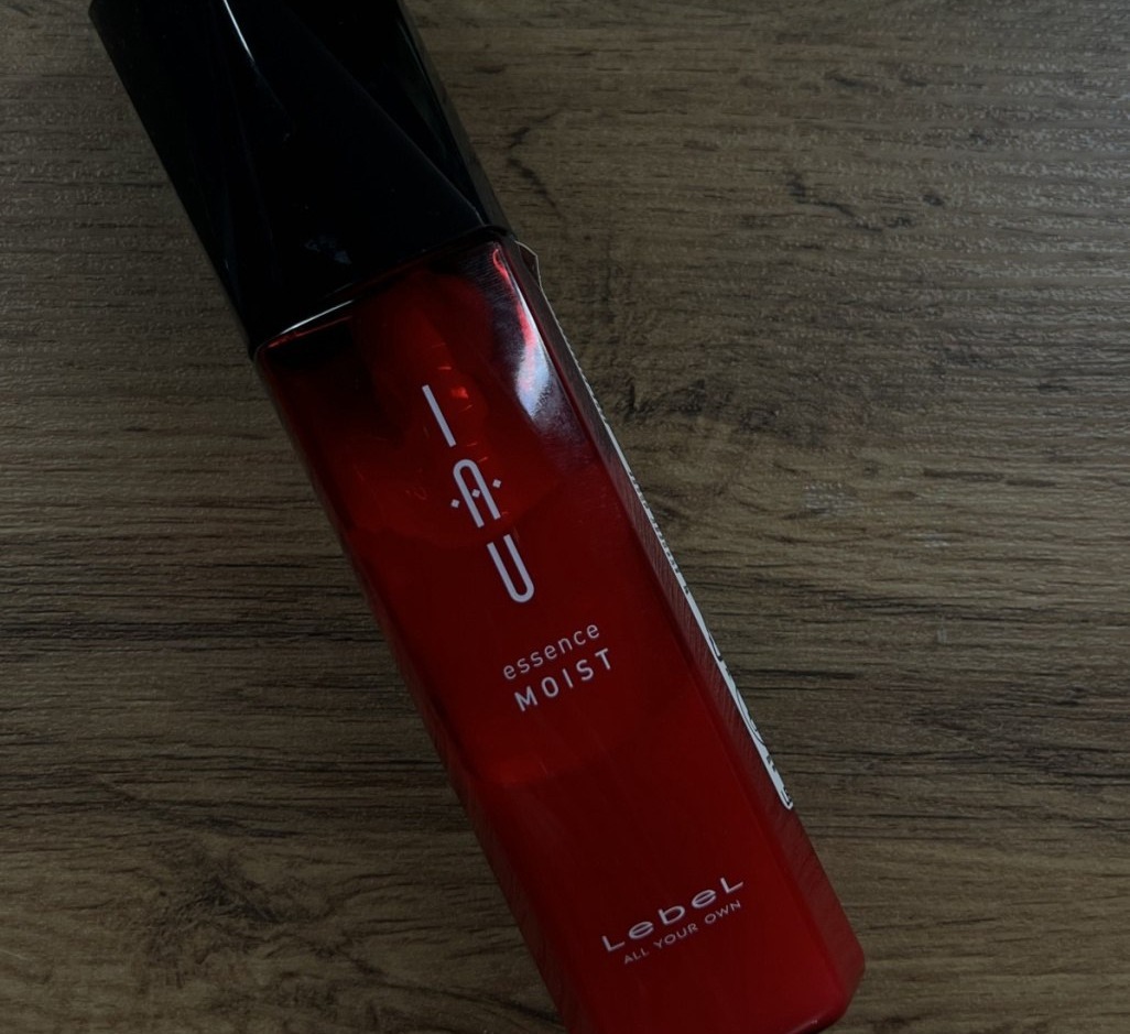 Lebel IAU Essence Moist — красный флакон эссенции для волос