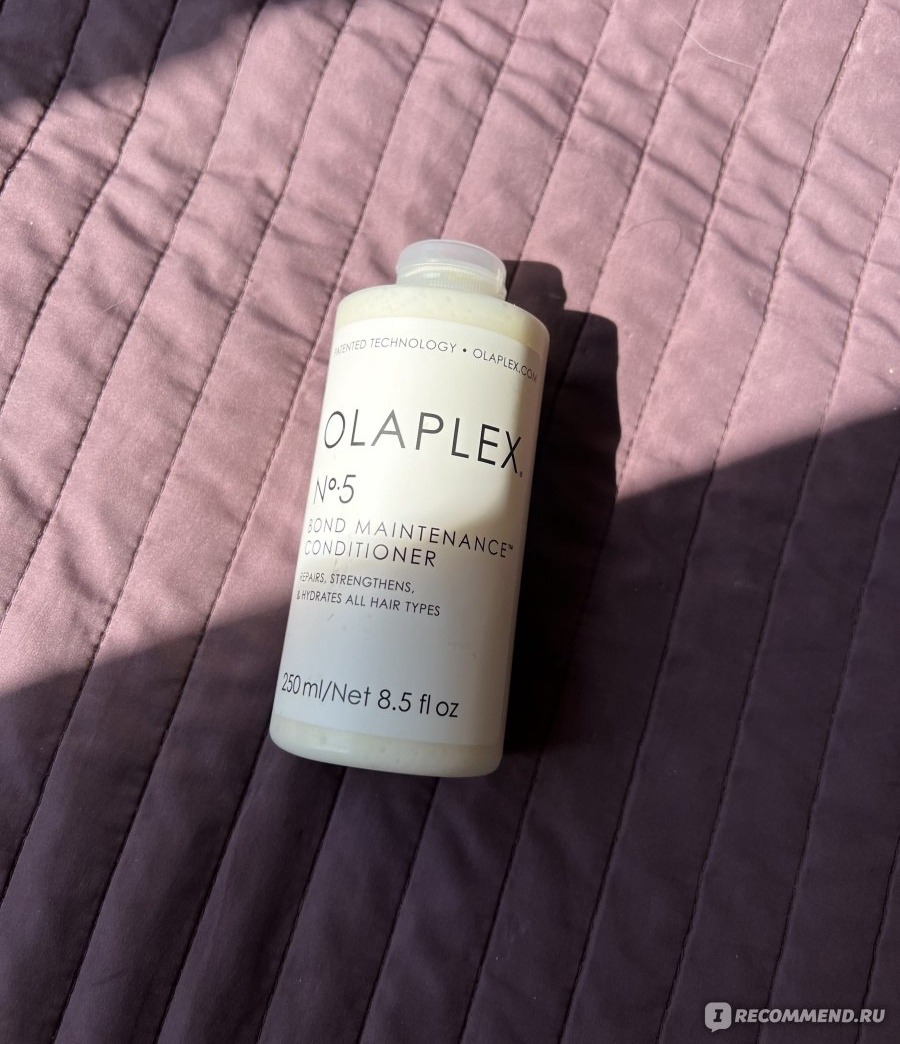 Olaplex No.5 Bond Maintenance Conditioner — белый флакон кондиционера