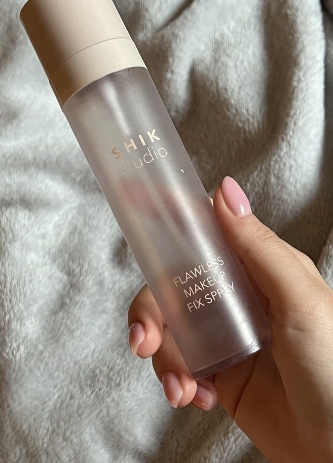 SHIK Studio Flawless Makeup Fix Spray — матовый белый флакон-спрей фиксатора макияжа
