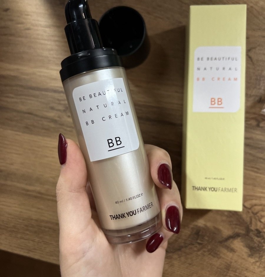 THANK YOU FARMER Be Beautiful Natural BB Cream SPF 30 — флакон с дозатором и жёлтая коробка корейского BB-крема