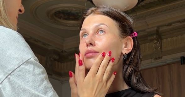 Нанесение базы под макияж — выбор праймера под тип кожи